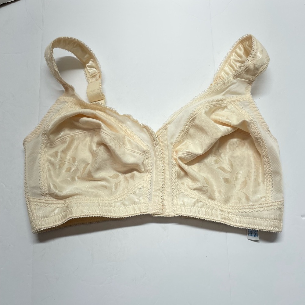 😍Playtex Cream Wireless Bra Soft Comfort